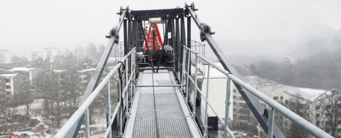 Instalación de grúa Sáez Flat-Top TLS 80 20T en Suecia