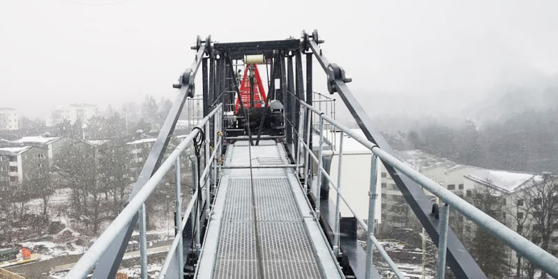 Instalación de grúa Sáez Flat-Top TLS 80 20T en Suecia