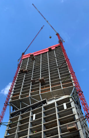 Grúas Sáez liefert sieben neue Turmdrehkrane an Y&P Cranes in Malta