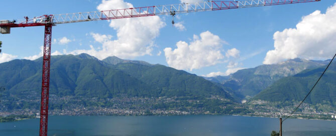 HABITAT Lago Maggiore se está haciendo realidad con una grúa Sáez TL 55 6T